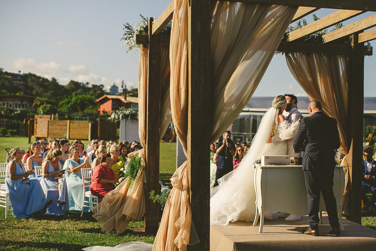 Foto Casamento na Praia do Rosa - Mel e Rodrigo Foto Casamento na Praia do Rosa - Mel e Rodrigo - Imagem 163