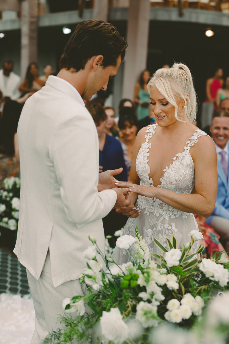 Foto Casamento na Praia do Rosa Brasil Tati e Jesse - Imagem 100