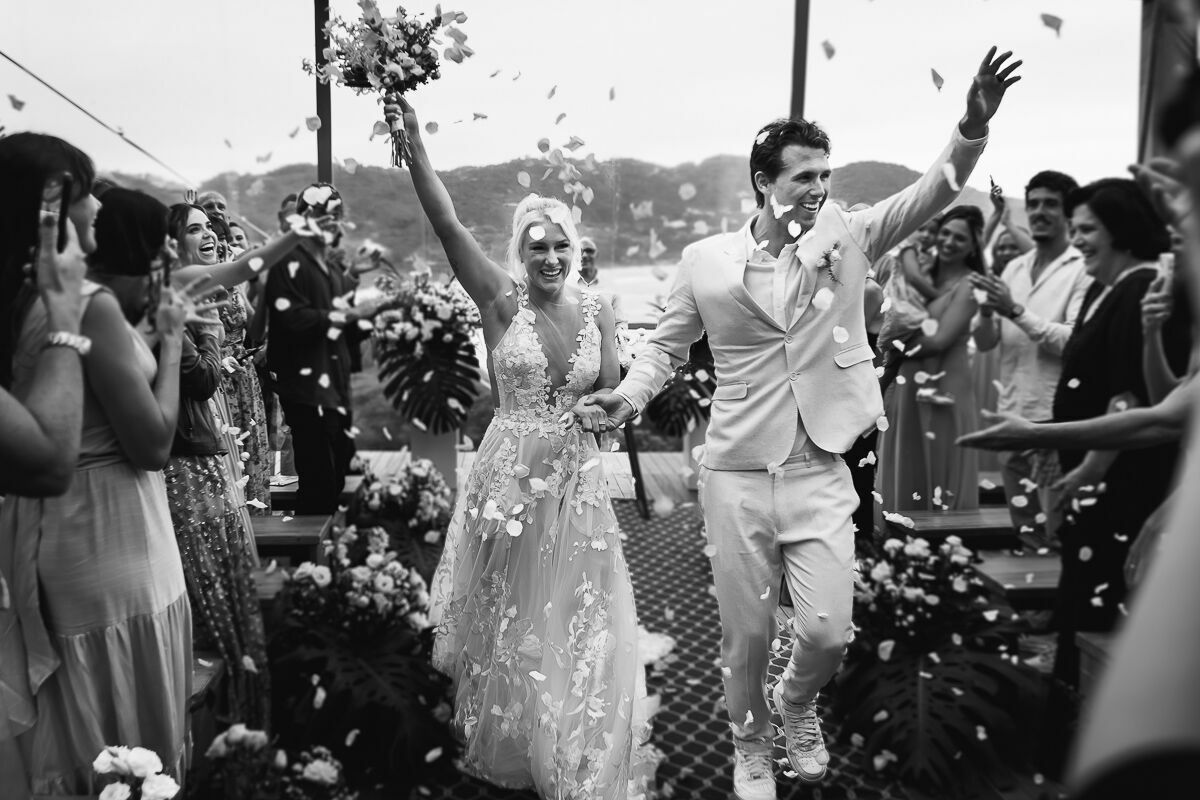 Foto Casamento na Praia do Rosa Brasil Tati e Jesse - Imagem 131