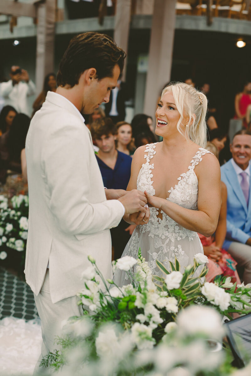 Foto Casamento na Praia do Rosa Brasil Tati e Jesse - Imagem 101