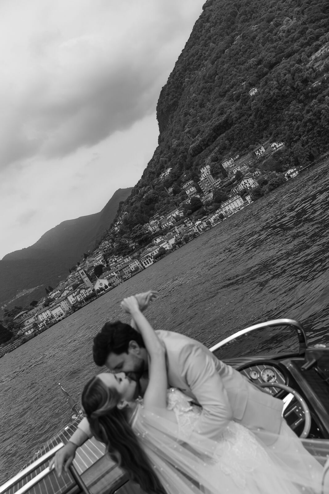 Foto Carol & Luan | A Couple Session at Lake Como, Italy Foto Carol & Luan | A Couple Session at Lake Como, Italy - Imagem 26